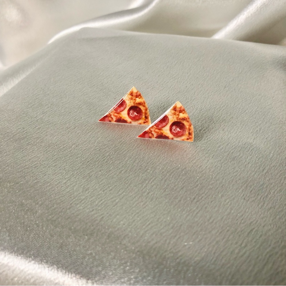 Pizza stud earrings